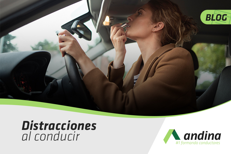 Distracciones al conducir: pequeños segundos que pueden cambiarlo todo Distracciones al conducir: pequeños segundos que pueden cambiarlo todo